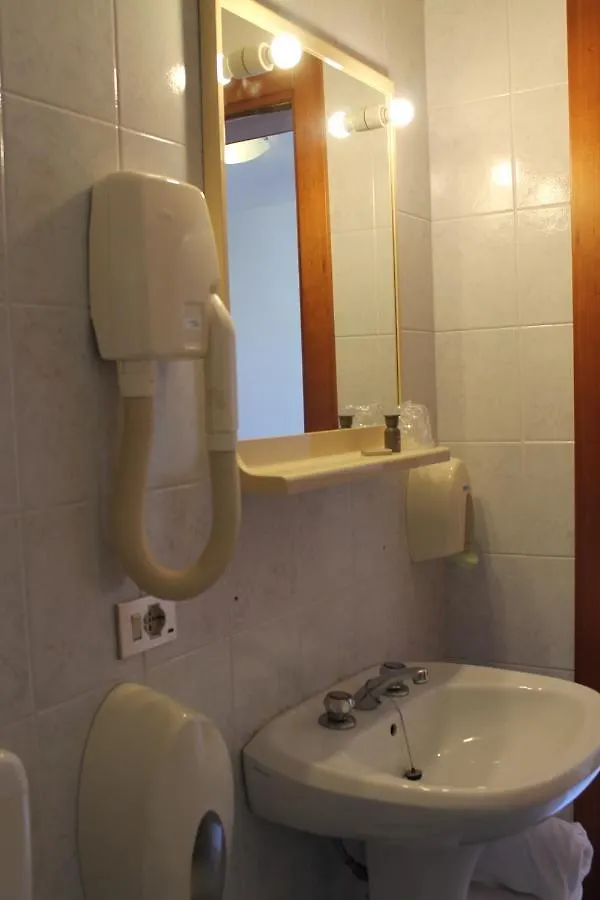 Hotel Vienna Caorle 3*,